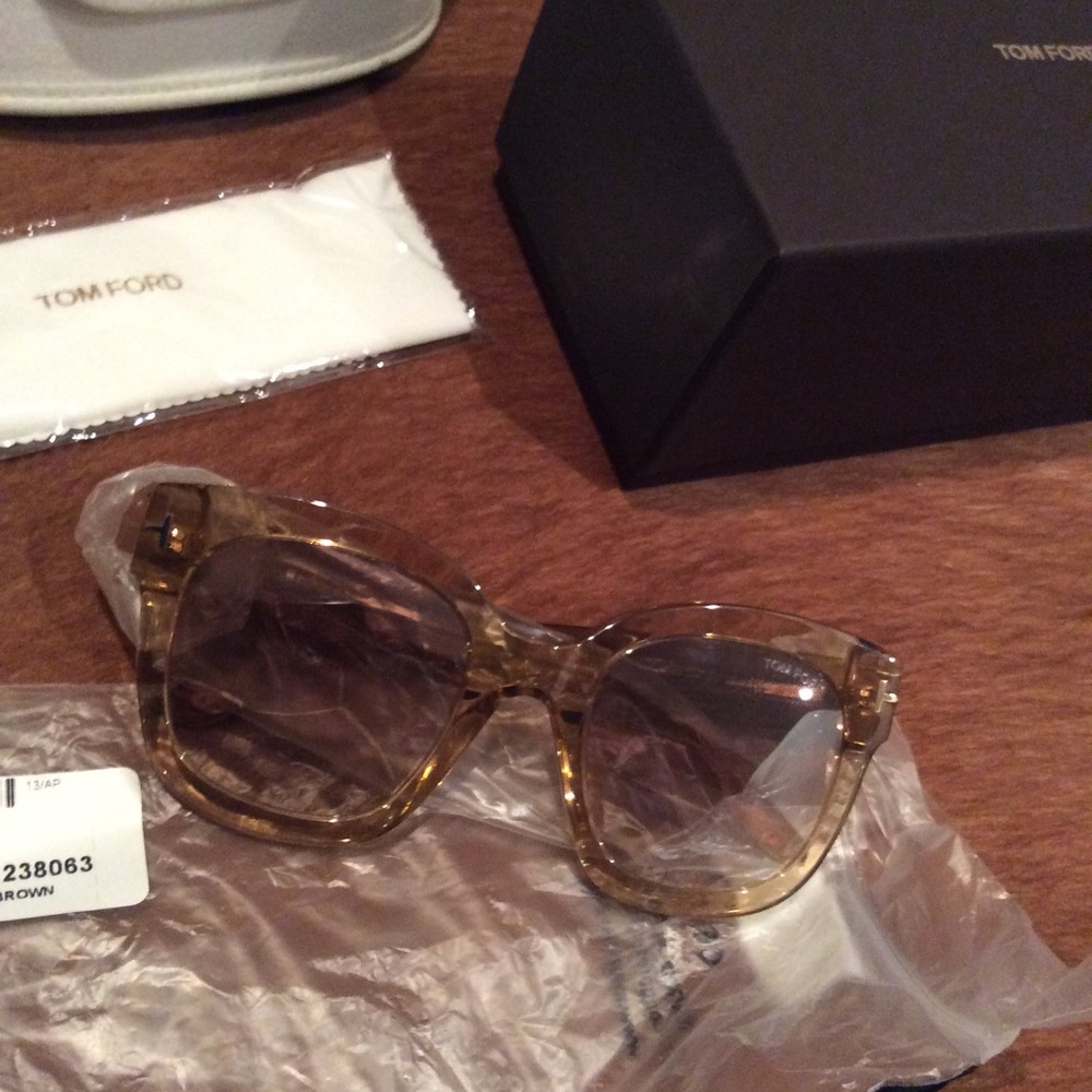 NEW! Tom Ford Sunglasses Set!Great Gift 🎁 - Picture 8 of 8